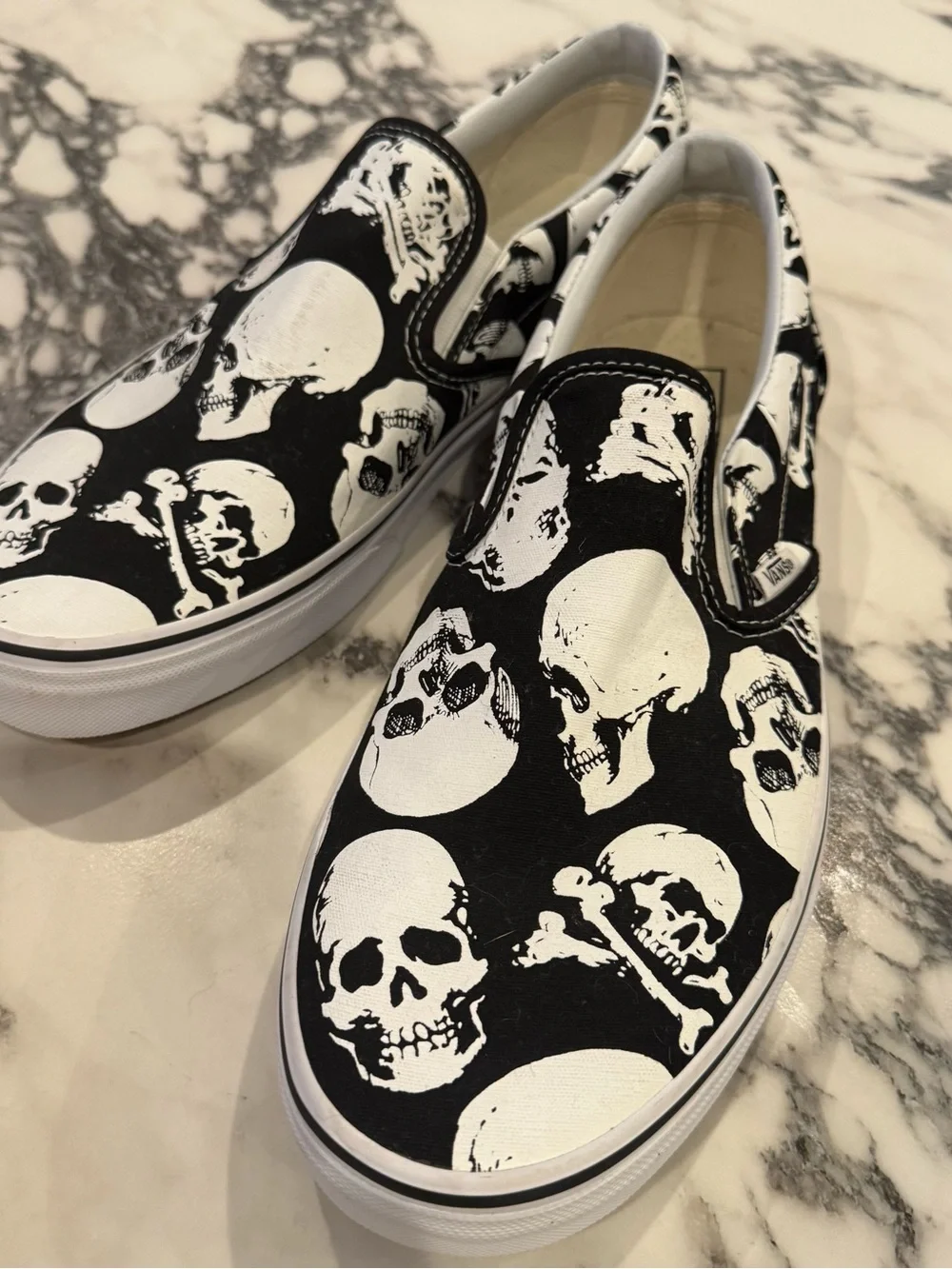 Vans Classic Slip-On “Skulls” Black White Men's Size 12 NEW Halloween Vibes